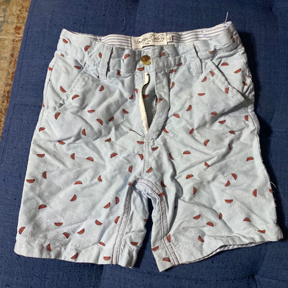 Sovereign Code Boys Size 7 shorts